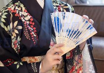 秀人网 – 奈奈Fox粉色套图，像是被粉色云朵包围，没事儿就想骑着去飞。
