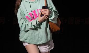 秀人网 – 就这组合？戴允祺+眼镜=威力十足的福利写真！