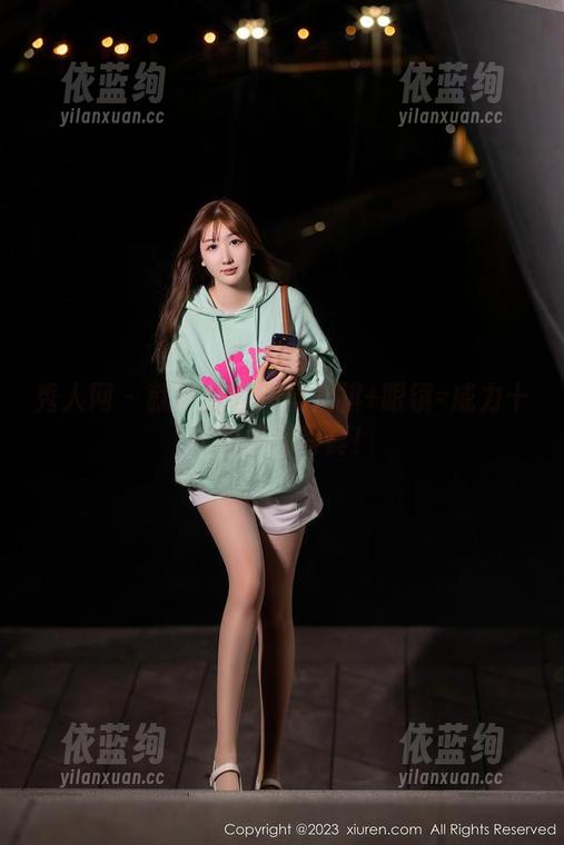 秀人网 - 就这组合？戴允祺+眼镜=威力十足的福利写真！