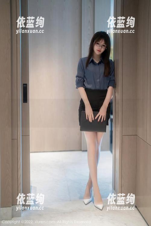 秀人网-王曼柔 秀人网 - 特别策划:王曼柔精选海边写真,各种仰韶姿势一网打尽