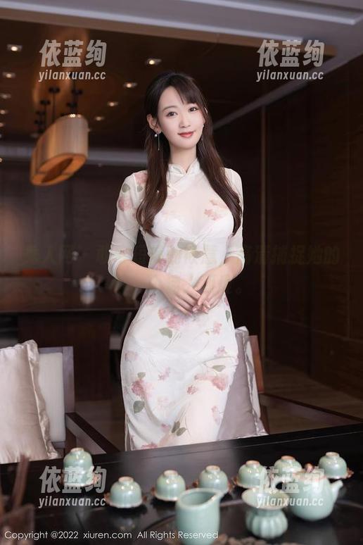 秀人网-筱慧 秀人网 - 敢穿短裤的筱慧,高清捕捉她的每一个迷人弧度。