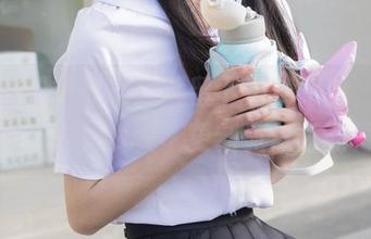 稚乖画册 – 原图给我留下深刻印象，赤西夜夜的“初音少女”更新竟然还能更好！