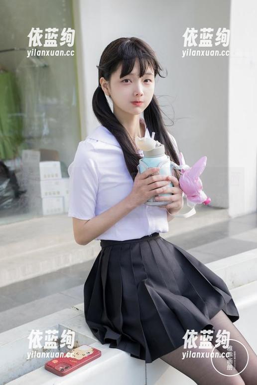 稚乖画册 - 原图给我留下深刻印象，赤西夜夜的“初音少女”更新竟然还能更好！