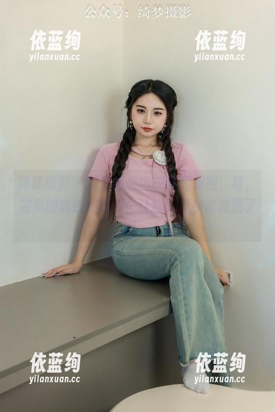 绮梦摄影 - 月月最新内衣系列美图，哇，完美的曲线和材质…让我又想拼命减肥了！