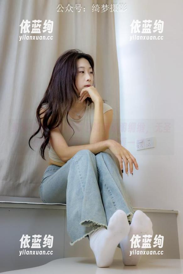绮梦摄影 - 雪莉肤色如同透明绸缎，无圣光写真更讨好，我真想摸一摸。
