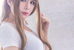 羊大真人，春晓免费作品大公开，看大凤凤好像在窃窃私语。
