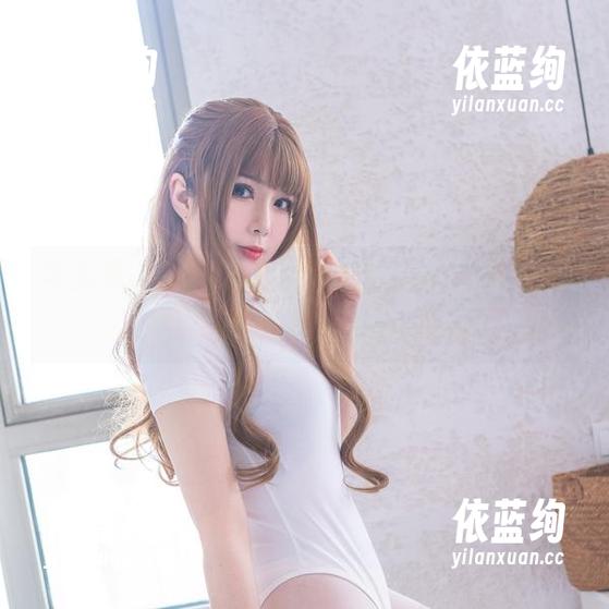 羊大真人，春晓免费作品大公开，看大凤凤好像在窃窃私语。