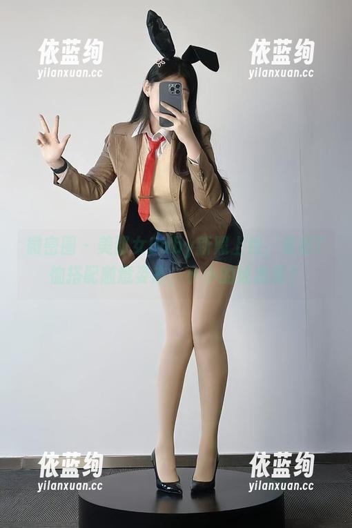 微密圈 - 美邵女Baby新照上线，宽松T恤搭配随意姿态，小小的迷惑感？