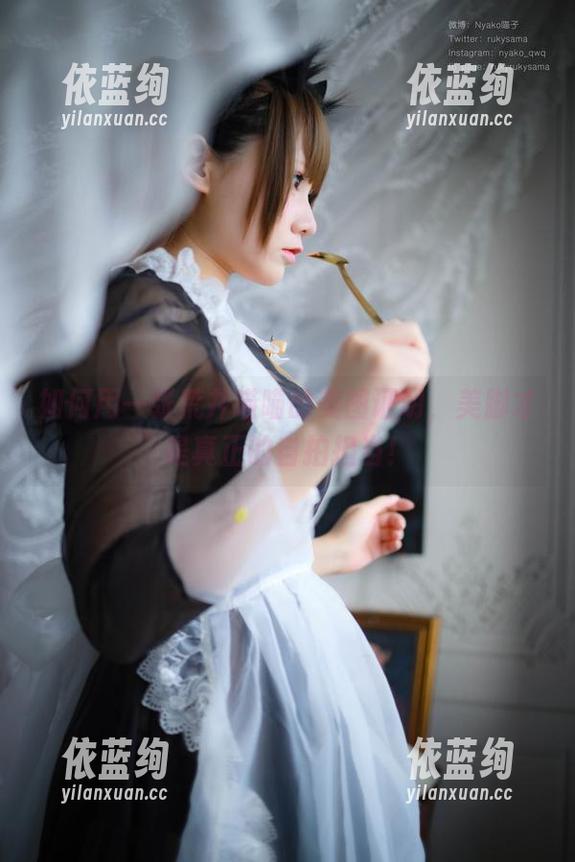 如何用一张荒井喵喵的美图证明，美脚才是真正的自拍担当！