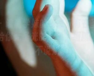 蜜桃社 – 谁说学妹的萌态只有在圣光下？木奈奈给你无圣光的合集，细腻的样子真心不说烦。