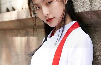 蜜桃社 – 精选图包：琉璃lily的短裙，看完只想说‘哇哦’！