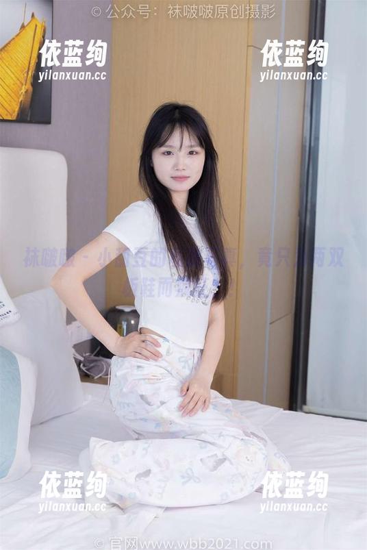 袜啵啵 - 小甜豆的私房写真，竟只为两双板鞋而疯狂？！