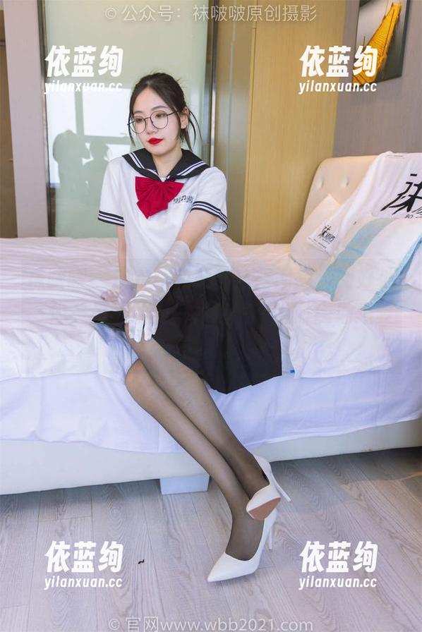 袜啵啵 - 连衣裙和苏苏，搭配得恰到好处，像是晨曦中的一杯咖啡，随时随地想要停留。