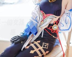 里见年一的女孩，高清原图里的小小叛逆感，果然不止表面哦