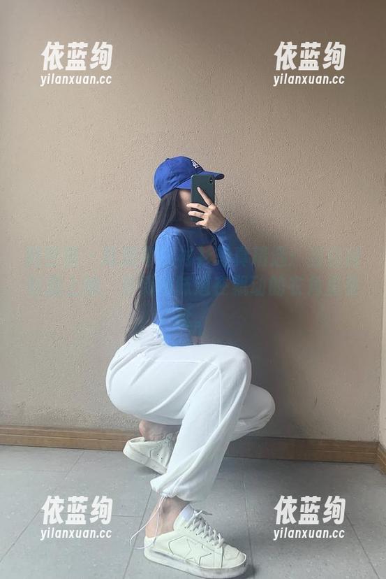 陈佩奇 微密圈 - 陈佩奇白衬衫写真精选:当白衬衫遇上她,爱情的味道在飘动的衣角里蔓延。