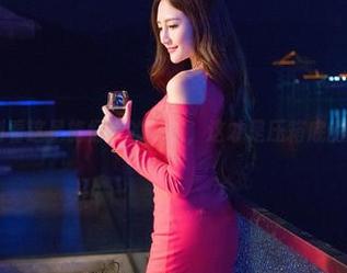 青豆客 – 别看这是施忆佳的网袜，这才是压箱底的撩人技术吧