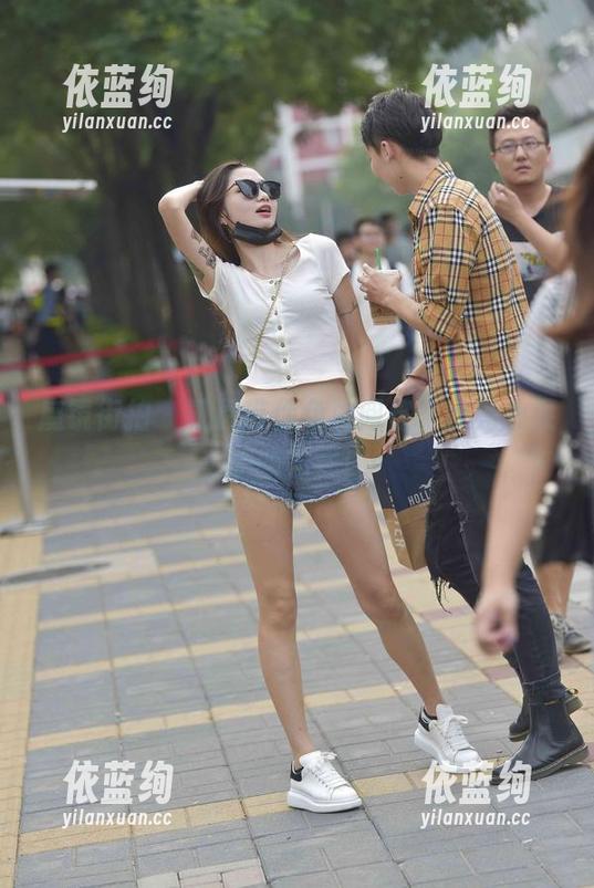 魔镜街拍 - 凯恩带你免费阅览，点亮心灵的新方式！