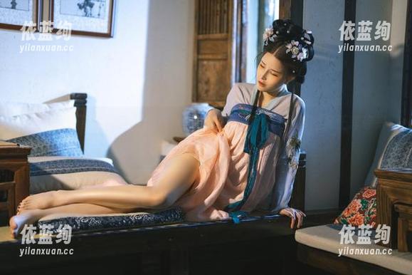 这不是个普通日子，鹿八岁baby修女审判日最新图集正等你来探讨！